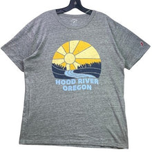 Load image into Gallery viewer, Hood River Oregon Shirt Womens Extra Large Spellout Outdoors Everyday Streetwear
