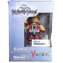 Load image into Gallery viewer, Disney Kingdom Hearts Sora Vinyl Figure Diamond Select Toys Exclusive
