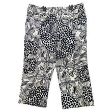 Load image into Gallery viewer, Madison Studio Pants Womens 14 Cropped Capri AOP Mature Beachy Coastal Career
