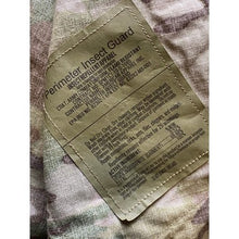 Load image into Gallery viewer, Army Combat Uniform Jacket Mens Medium Camoflauge Gorpcore Utility Coat NWT
