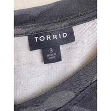 Load image into Gallery viewer, Torrid Jumpsuit Womens 3 Romper Gorpcore Comfy Pockets Drawstring Gray Camo
