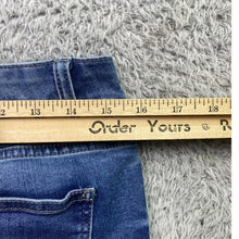 Load image into Gallery viewer, Talbots Jeans Womens 8P Frayed Cropped Stretch Mature Preppy Streetwear Beachy
