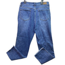 Load image into Gallery viewer, Billie Jeans Womens 8 Cropped Frayed Costal Beachy Outdoors Travel Streetwear
