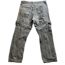 Load image into Gallery viewer, Wrangler Pants Mens 32x27 Gray Cargo Utility Outdoor Workwear Gorpcore
