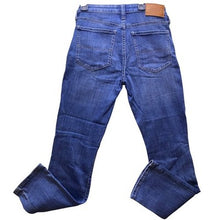 Load image into Gallery viewer, Lucky Brand Jeans Womens 2/26 Distressed Denim Mid Rise Straight Sweet
