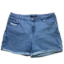Load image into Gallery viewer, Baccini Shorts Womens 16W Pinstripe Denim Preppy Academia Retro Streetwear
