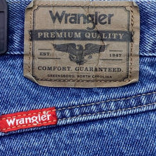 Load image into Gallery viewer, Wrangler Jeans Mens 40x32 Rugged Workwear Career Outdoors Everyday Streetwear
