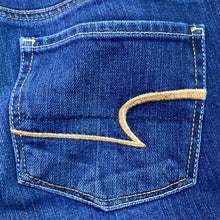 Load image into Gallery viewer, American Eagle Jeans Womens 10 Preppy Academia Minimalist Everyday Streetwear
