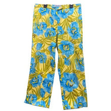 Load image into Gallery viewer, Valerie Stevens Pants Womens 8 Yellow Blue Floral AOP Cropped Travel Costal

