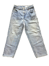 Load image into Gallery viewer, VTG Levi's 10 950 Jeans Womens 11 (30x23) Blue Denim Tapered Leg Orange Tab 90s
