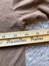 Load image into Gallery viewer, VTG Riviera Maya Shirt Adult Medium Brown Dolphin Wild Nature Single Stitch 90s
