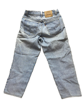 Load image into Gallery viewer, VTG Levi's 10 950 Jeans Womens 11 (30x23) Blue Denim Tapered Leg Orange Tab 90s
