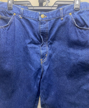 Load image into Gallery viewer, CHIC Jeans Womens 26 Blue Denim Embroidered Logo Flat Front Casual USA Made Lady
