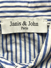Load image into Gallery viewer, Janis &amp; John Paris Shirt Womens 2XL XXL Blue Striped Button Up Pocket Ladies
