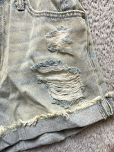 Load image into Gallery viewer, Aero Shorts Womens 0 (27x3) Blue Denim Whiskered Distressed Mom Cuffed Jean
