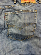 Load image into Gallery viewer, Levis 550 Jeans Adult 40x30 Denim Blue Straight Leg Relaxed Fit Streetwear Mens
