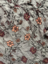 Load image into Gallery viewer, Torrid Shirt Womens 5 5X Gray Lavender AOP Flower Contrast Rayon Nylon Lagenlook
