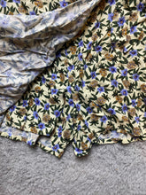 Load image into Gallery viewer, Hilo Hattie Skort Womens Small (28x3) AOP Flower Hawaiian Skirt Rayon Boho
