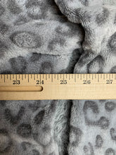 Load image into Gallery viewer, Zenergy By Chicos Sweatshirt Women 3 Gray Leopard Oversized Sherpa Fleece Hoodie
