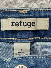 Load image into Gallery viewer, Refuge Shorts Womens 2 (28x2) Blue Denim Button Fly Rayon Spandex Distressed
