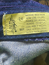 Load image into Gallery viewer, CHIC Jeans Womens 26 Blue Denim Embroidered Logo Flat Front Casual USA Made Lady
