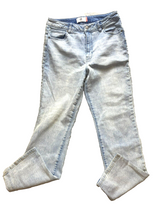 Load image into Gallery viewer, Cabi Jeans Womens 10 (32x29) Blue Higher Straight Denim Spandex Stretch Ladies
