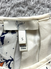 Load image into Gallery viewer, Anthropologie JOIE Shirt Womens Small Ivory AOP Floral Boho Hippie Peasant
