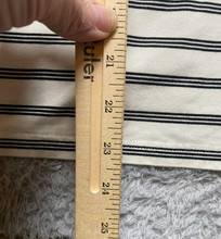 Load image into Gallery viewer, Cupcakes &amp; Cashmere Shirt Womens Small Button Front Side Slit Stretch Rayon Lady
