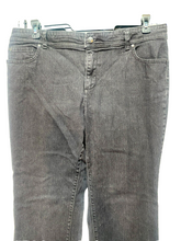 Load image into Gallery viewer, Chicos Jeans Womens 39x29 Black Denim Zip Fly Straight Leg 2.5 Short Platinum
