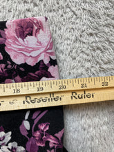 Load image into Gallery viewer, Torrid Leggings Womens 2R (40x19) Black Cropped AOP Flower Rayon Nylon Spandex
