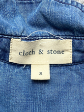 Load image into Gallery viewer, Anthropologie Cloth &amp; Stone Shirt Womens Small Blue Hi low Chambray Denim Tunic
