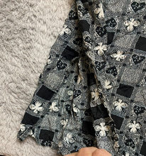 Load image into Gallery viewer, VTG Pendleton Shirt Womens 3X Black White AOP Clubs Hearts Button Up USA Plus
