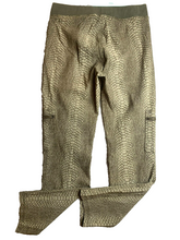 Load image into Gallery viewer, XCVI Leggings Womens Medium (31.9x29) Olive Green Croco Skin Print Rayon Spandex

