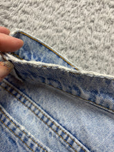 Load image into Gallery viewer, VTG Levi's 10 950 Jeans Womens 11 (30x23) Blue Denim Tapered Leg Orange Tab 90s
