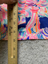 Load image into Gallery viewer, Lilly Pulitzer Shirt Womens Extra Small Pelican Pink Flamingos Stretch Peasant
