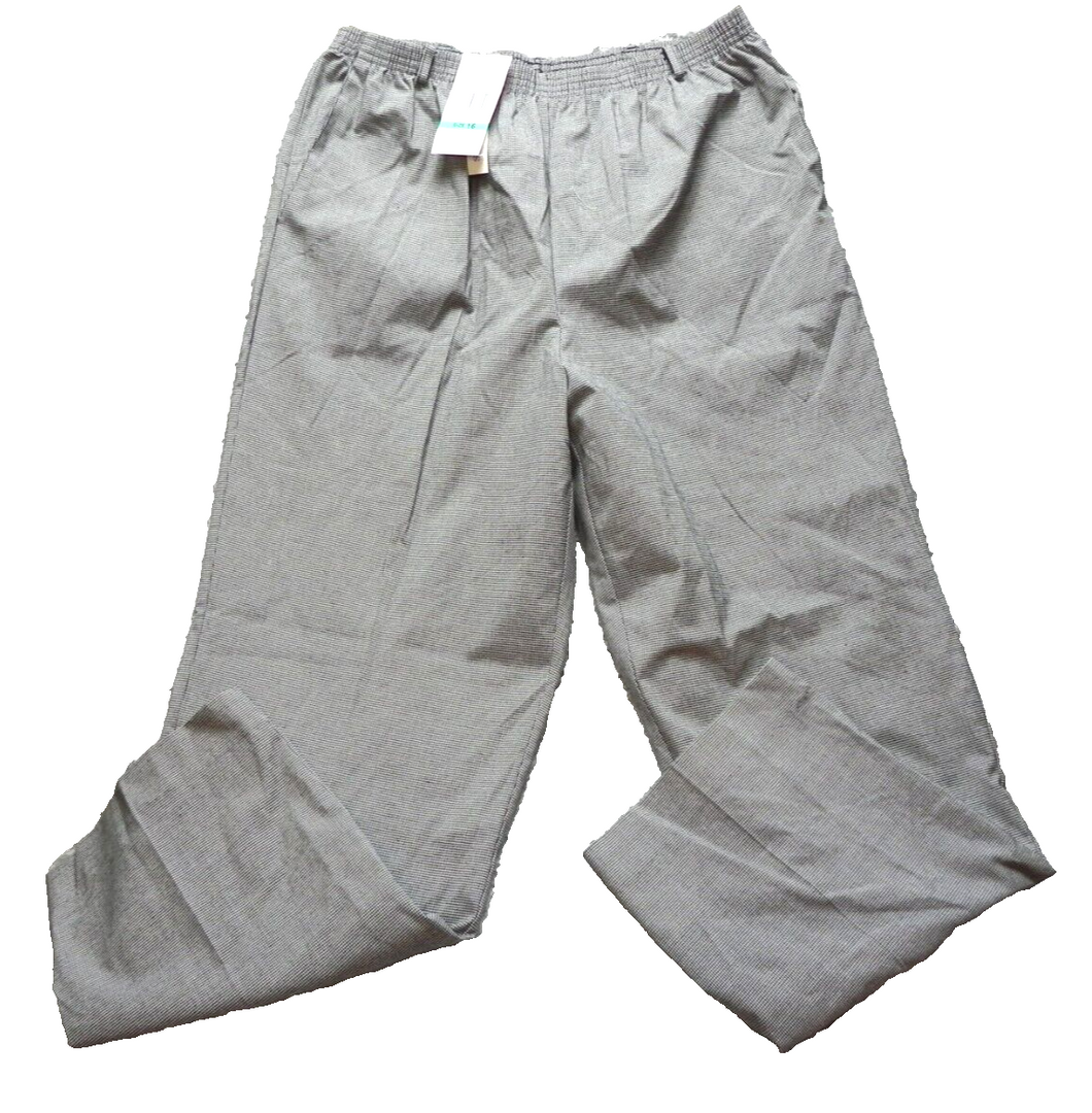 Alfred Dunner Pants Womens 16 (32x29) Proportioned Shorts Rayon Spandex NWT