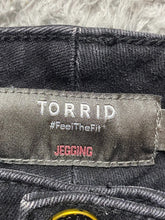 Load image into Gallery viewer, Torrid Jeans Womens 18S (38x25.5) Black Rayon Stretch Feel The Fit Jegging
