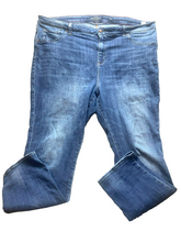 Load image into Gallery viewer, Lucky Brand Jeans Womens 22W (44x29) Tapered Leg Whiskered Denim 5 Pocket Ladies
