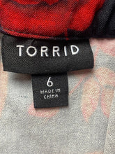 Load image into Gallery viewer, Torrid Shirt Women 6 6X Black Red AOP Flower Sweetheart Lace Up Boho Peplum Plus
