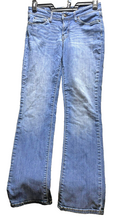 Load image into Gallery viewer, Levis Jeans Womens 8M (31x30) Blue Denim Mid Rise Straight Whiskered Signature

