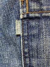 Load image into Gallery viewer, Vintage Levis Jeans Adult 34x32 Blue Denim True Boot Whiskered Y2K Baggy Mens
