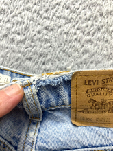 Load image into Gallery viewer, VTG Levi's 10 950 Jeans Womens 11 (30x23) Blue Denim Tapered Leg Orange Tab 90s
