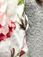 Load image into Gallery viewer, Show Me Your Mumu Robe Womens O/S Pink Green AOP Flower Brie Wrap Tunic Kimono
