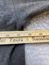 Load image into Gallery viewer, Santa Cruz Shirt Youth Medium Charcoal Gray Screaming Hand Skateboard Boys
