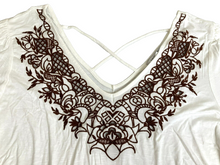 Load image into Gallery viewer, Emily Daniels Shirt Womens 2X White Boho Peasant Tunic Embroidered Plus Lady NWT
