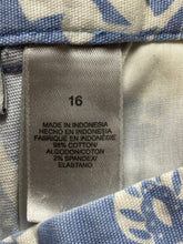 Load image into Gallery viewer, Villager by Liz Claiborne Pants Women 16 (37x18) Light Blue Stretch Capri Hippie
