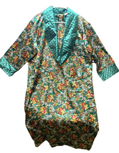 Load image into Gallery viewer, VTG Victorias Secret Robes Womens Pettie Small Kimono Quilted Shawl Gold Label
