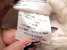 Load image into Gallery viewer, Levis Denizen Jeans Womens 28x26.5 White Low Rise Jegging Tapered Casual Ladies
