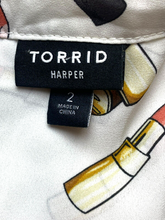Load image into Gallery viewer, TORRID x Harper Shirt Womens 2 White AOP Lipstick Hippie Lightweight Plus Ladies
