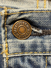 Load image into Gallery viewer, Levis 550 Jeans Adult 40x30 Denim Blue Straight Leg Relaxed Fit Streetwear Mens
